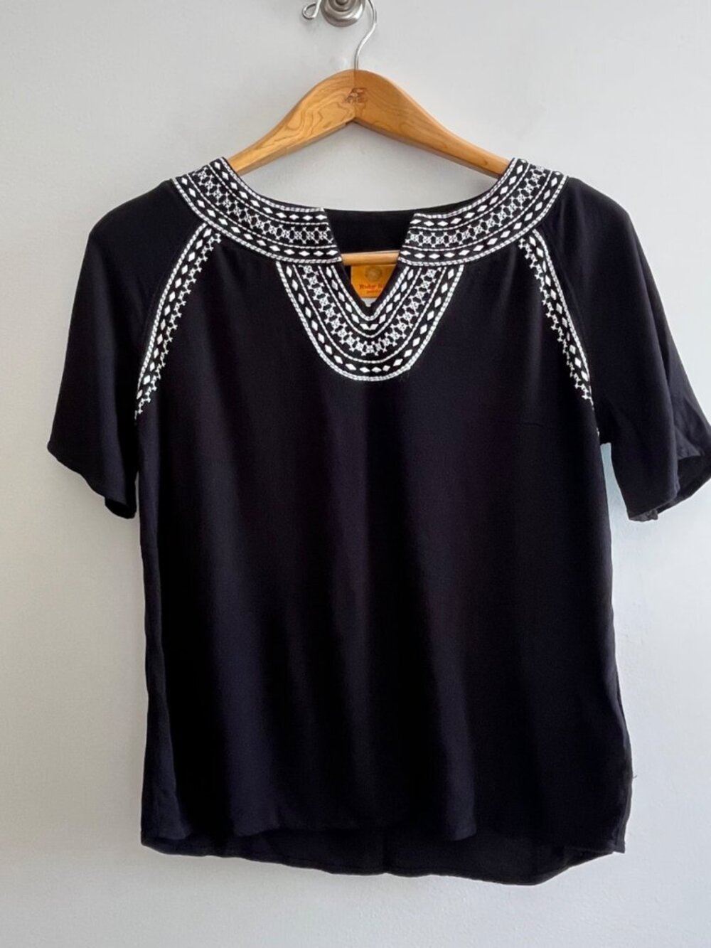 Ruby Rd. Tunic Blouse Womens PS Black V-Neck Embroidered Short Sleeve